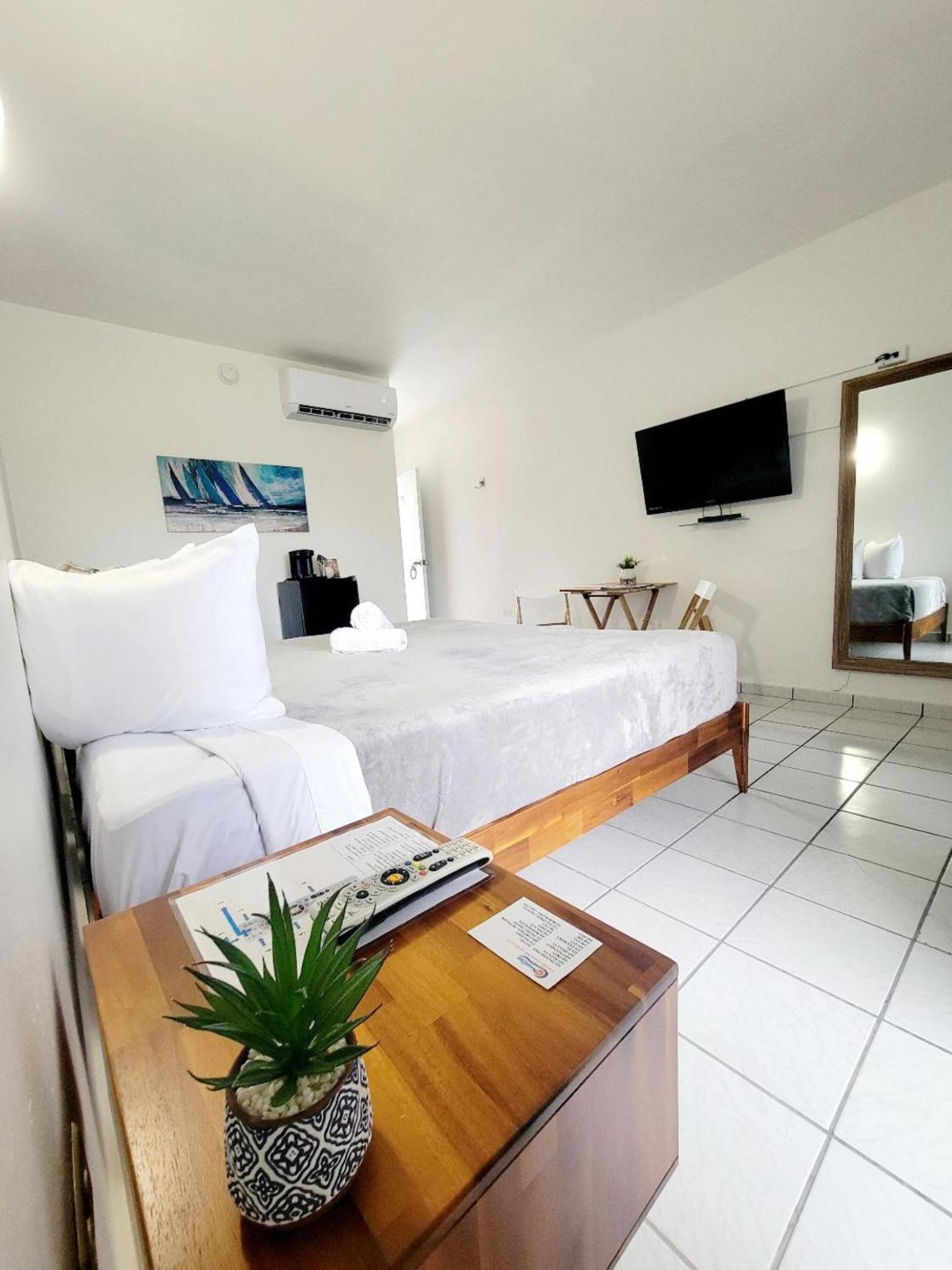 Nautilus By La Jamaca Hotels-Downtown La Parguera Lajas Exterior foto